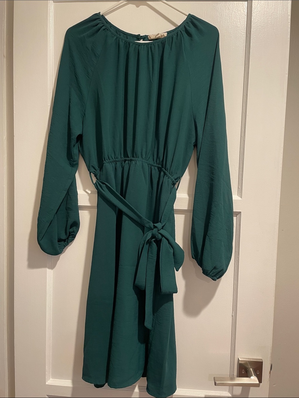 Long-Sleeve Green Tie-Waist Dress